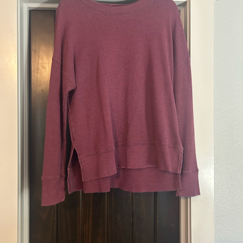 Time and Tru Women's Crew Neck Sweater - Burgundy